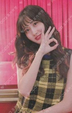 TWICE MOMO photocard image