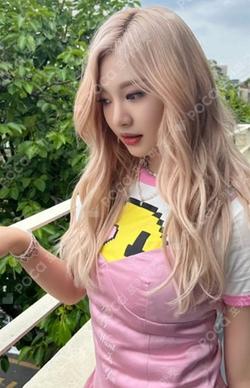 SMTOWN LIVE 2022 : SMCU EXPRESS  HUMAN CITY SUWON SMTOWN AR SLOT MACHINCE PHOTO CARD EVENT NINGNING photocard image