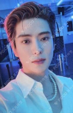 2 Baddies NCT 127 X Peaches. Pop-up @ D8NE STORE T-SHIRT / CAP JAEHYUN photocard image