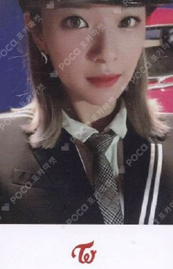 YES or YES JEONGYEON photocard image