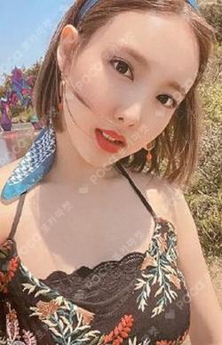 MORE&MORE NAYEON photocard image