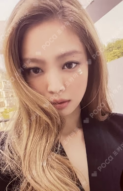 BORN PINK PINK ver. JENNIE photocard image