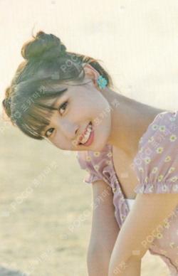 Twaii's Shop Trading Card MOMO photocard image