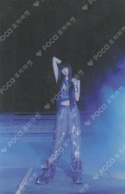 Lalisa Gold Ver. LISA photocard image