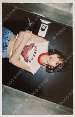 What is Love? MONOGRAPH MOMO photocard image