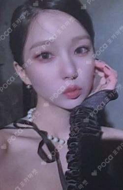 First Impact M2U YUJIN photocard image