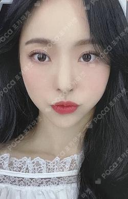 [&] D ViVi photocard image