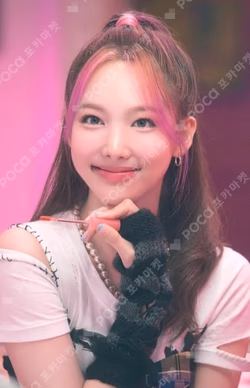 HAPPY TWICE & ONCE DAY! CANDYBONG Z OFFICIAL TOOTHBRUSH STERILIZER NAYEON photocard image