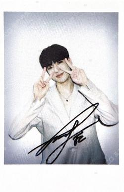 LOADING JaeChan photocard image