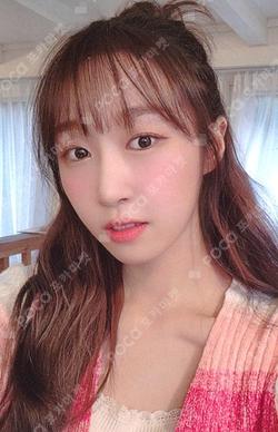 2022 SEASON'S GREETINGS KTOWN4U SOOBIN photocard image