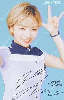 Skoolooks JEONGYEON photocard image