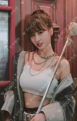 YES or YES MOMO photocard image