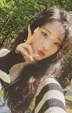 BETWEEN 1&2 Lotte Duty Free DAHYUN photocard image