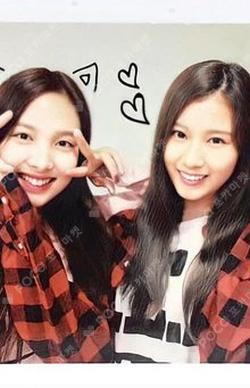 THE STORY BEGINS Unit photocard image