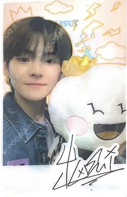 All about TRUZ: HELLO TRUZ Manual YOSHI photocard image