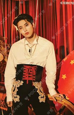 CIRCUS Random trading card HAN photocard image