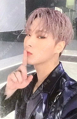 ASTRO ムンビン　Blue flame レア Pocamarket, ASTRO MOONBIN BLUE FLAME BROADCAST K-pop Photocard