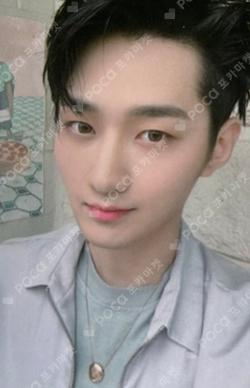 VERI-CHILL OFFICIAL Ver. YONGSEUNG photocard image