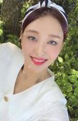 [12:00] D Yves photocard image