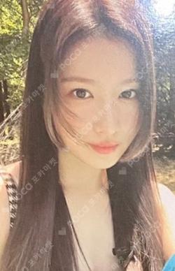 BETWEEN 1&2 Lotte Duty Free SANA photocard image