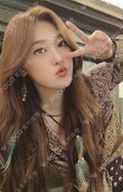 [12:00] B Choerry photocard image