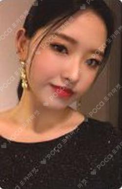 [12:00] A Olivia Hye photocard image