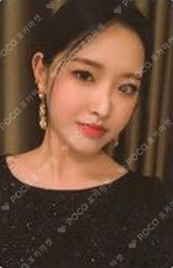 [12:00] A Olivia Hye photocard image