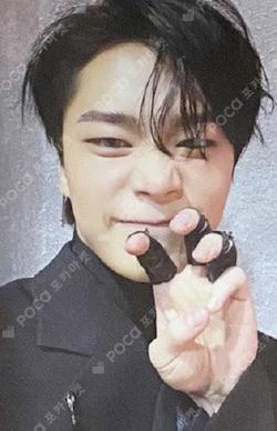 REFUGE The West Ver. MOONBIN photocard image