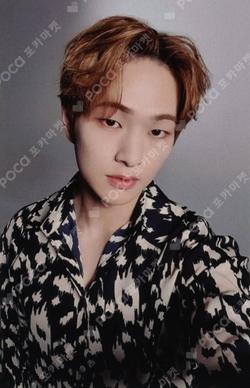 Life goes on E ver. ONEW photocard image