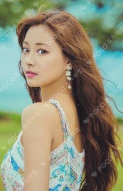 Twaii's Shop Trading Card TZUYU photocard image