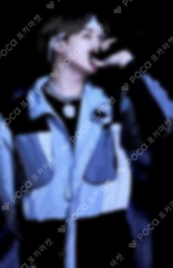 Mic Badge SUGA photocard image