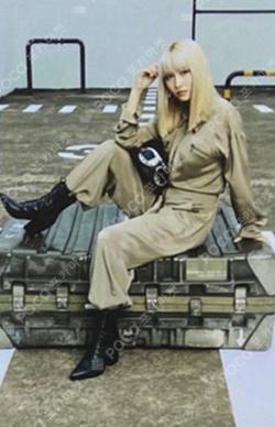 World in A Day Trading Card MOMO photocard image