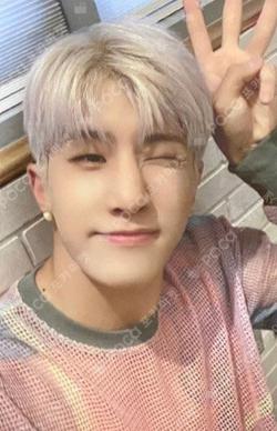 SWITCH ON APPLEMUSIC LUCKY DRAW JINJIN photocard image