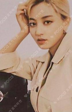 World in A Day Trading Card JIHYO photocard image