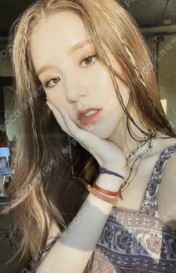 [12:00] B HeeJin photocard image