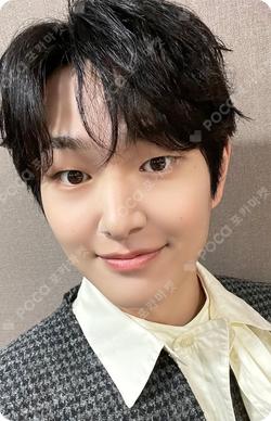 SHINee ONEW photocard image