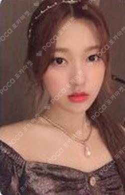 [12:00] A Choerry photocard image