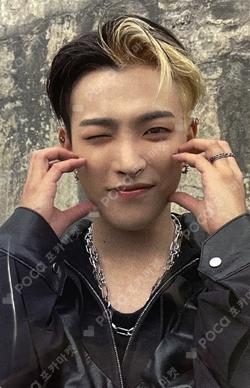 THE WORLD EP.1 : MOVEMENT EVERLINE