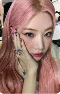 Luminous First Press Limited Ver. Kim Lip photocard image