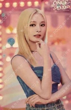 ONCE DAY TRADING CARD TZUYU photocard image