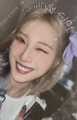 2022 LOONA 1st WORLD TOUR LOONATHEWORLD IN SEOUL TRADING CARD SET