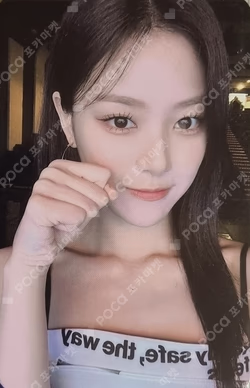 2022 LOONA 1st WORLD TOUR LOONATHEWORLD IN SEOUL TRADING CARD SET