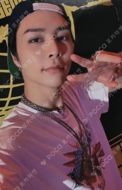 2 Baddies NCT 127 X Peaches. Pop-up @ D8NE STORE T-SHIRT / CAP JOHNNY photocard image