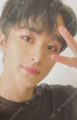 SMTOWN LIVE 2022 : SMCU EXPRESS  HUMAN CITY SUWON INVITATION + BADGE SET