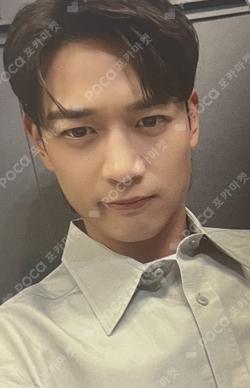 SMTOWN LIVE 2022 : SMCU EXPRESS  HUMAN CITY SUWON INVITATION + BADGE SET MINHO photocard image