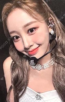 2022 LOONA 1st WORLD TOUR LOONATHEWORLD IN SEOUL MOOD LAMP & RANDOM PHOTO CARD