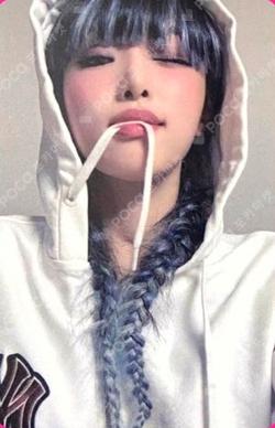 YENA YENA photocard image
