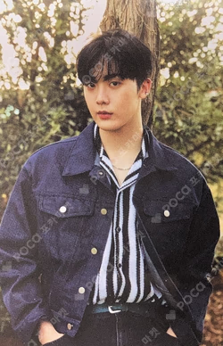 2022 OFFICIAL PHOTO BOOK [MAGAZINE] TRADING CARD 37