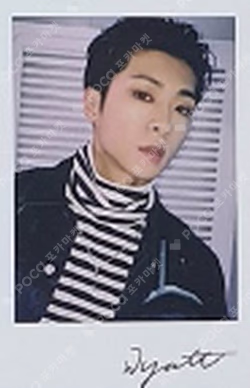 WE MUST LOVE POLAROID SET