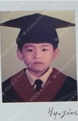 WE MUST LOVE POLAROID SET HYOJIN photocard image